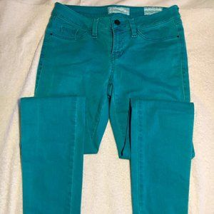 Guess. Women. Light Blue Skinny Jeans. Size 28.